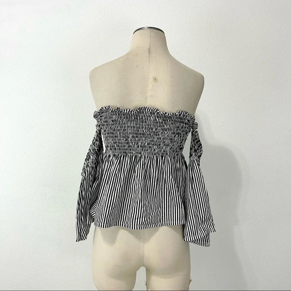 Faithfull the Brand- Black & White Cooper Off Shoulder Top Size 6. - Picture 4 of 6